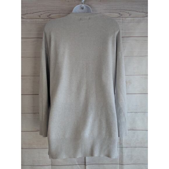 Tahari Grey Crew Neck Sweater Women's M Soft Feels Like Cashmere - Picture 2 of 9